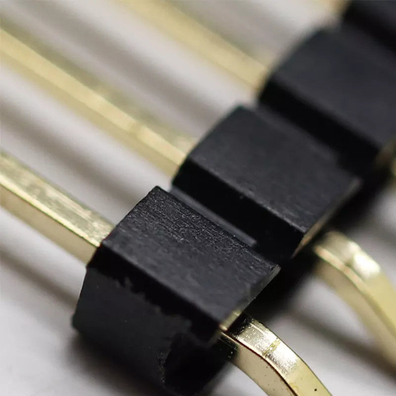 プラスチック直角の曲げられたSMTの単一の列Pinヘッダー2.54mmの位置2-40pin